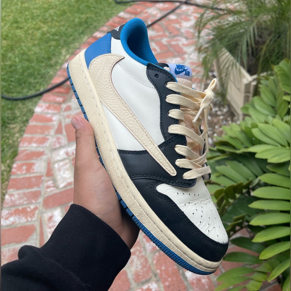 Travis scott Jordan 1 low size 10.5
